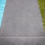 Boordstenen rondom zwembad-1