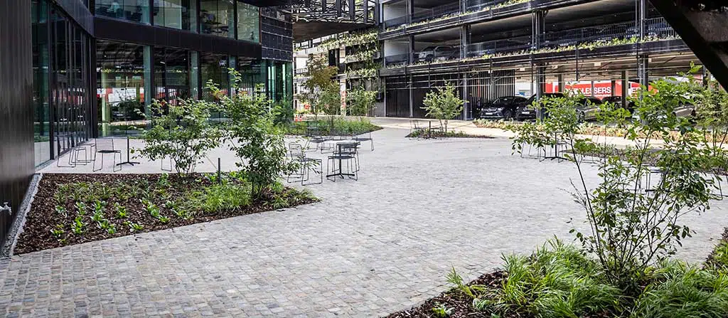 Groenvoorziening bedrijfspand-1.jpg